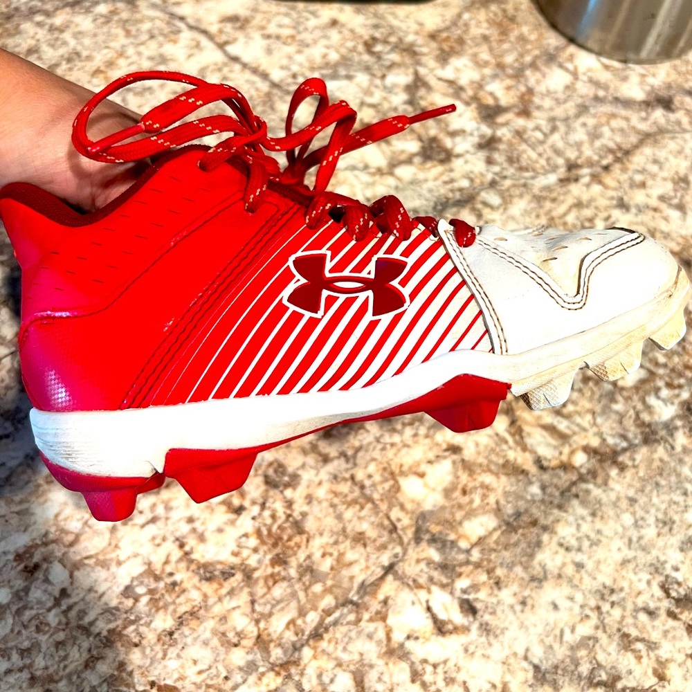 UA baseball cleats, size 2.5Y